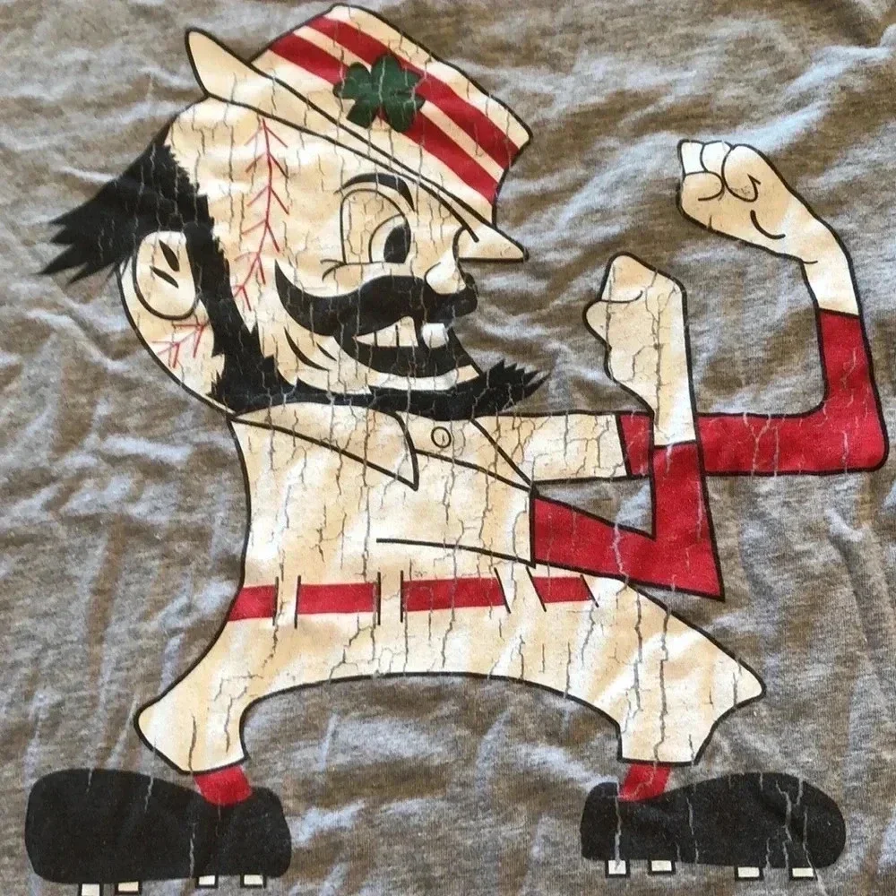Cincinnati Reds Leprechaun Tee Shirt - Picture 2 of 6